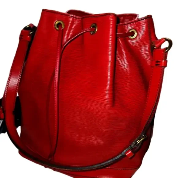 *Authentic* Louis Vuitton Epi Noe with matching wallet - Picture 1 of 16